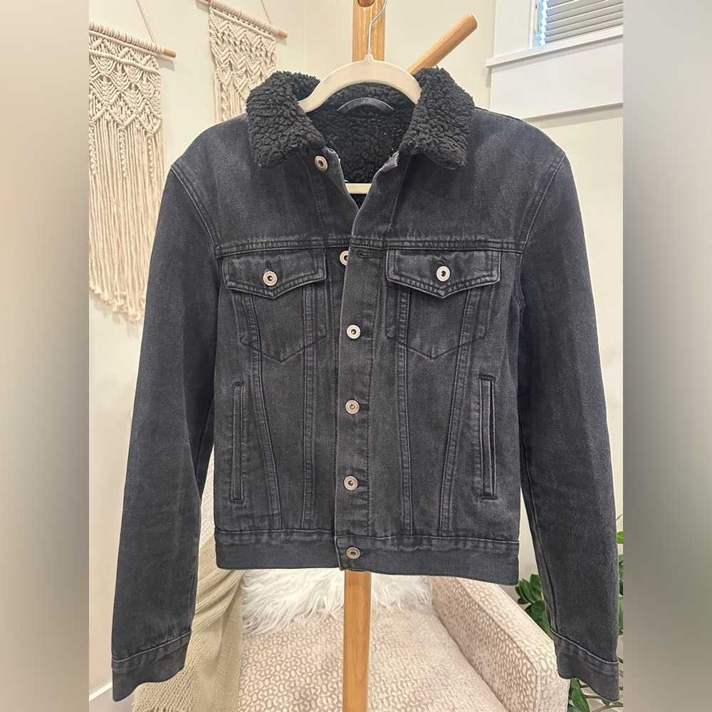 Black Sherpa Lined Denim Jacket Women’s Small Washed Denim